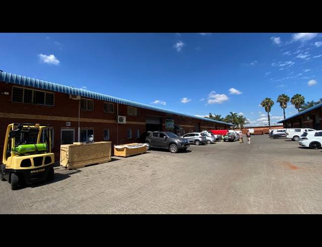 271M² WAREHOUSE TO LET IN HENNOPSPARK